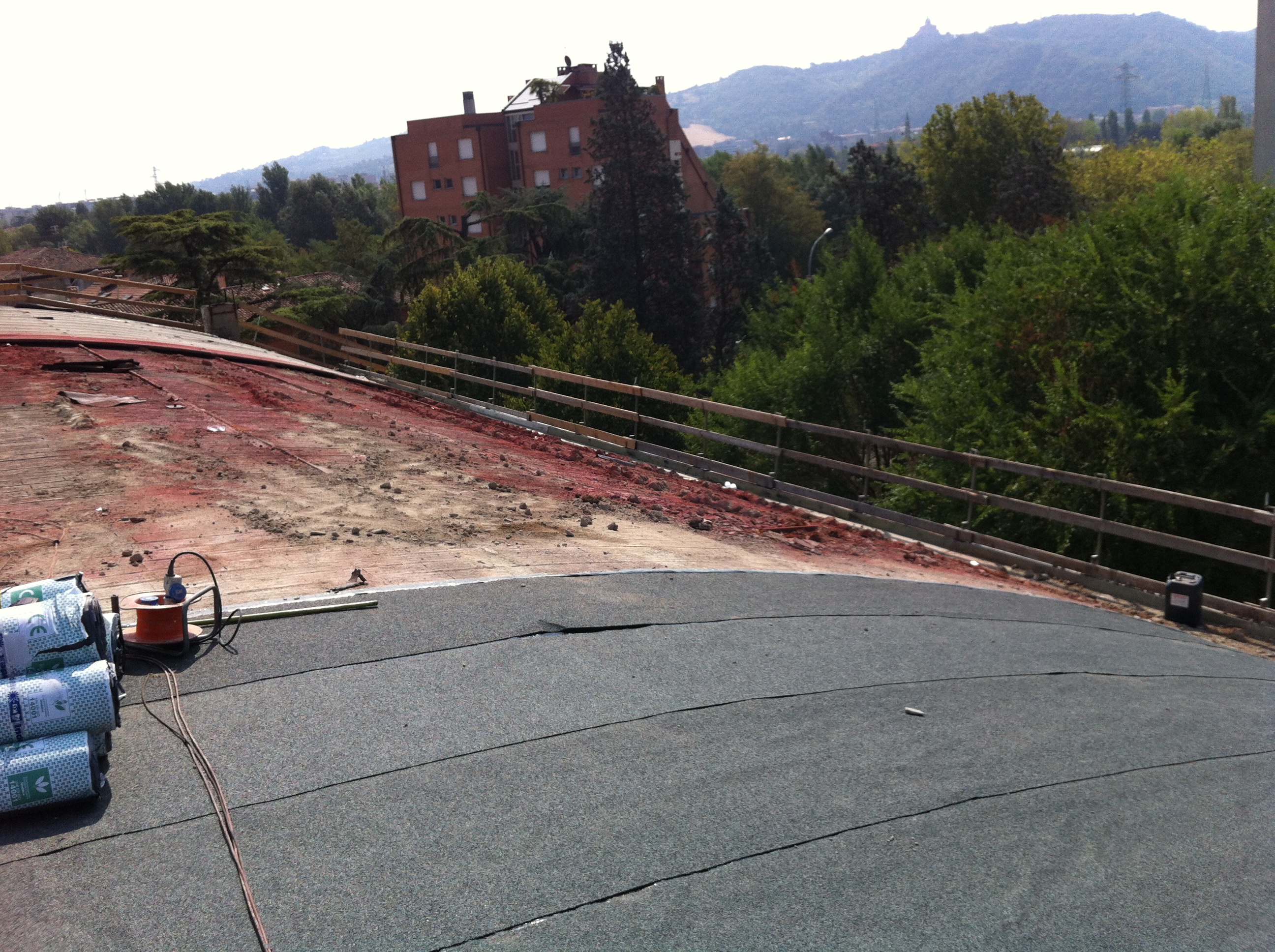 Rifacimento tetto capannone guaina rimozione eternit bologna