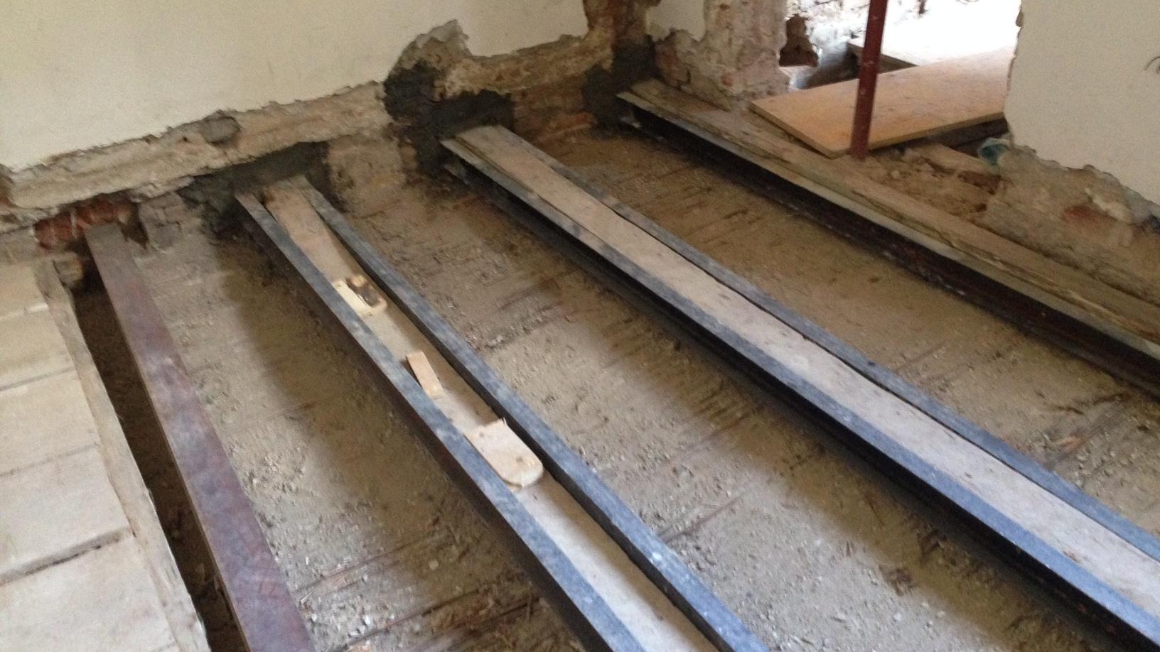 Rinforzo solai con travi in acciaio a Bologna