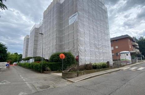 Cantiere a Bologna per rifacimento facciata e cappotto termico